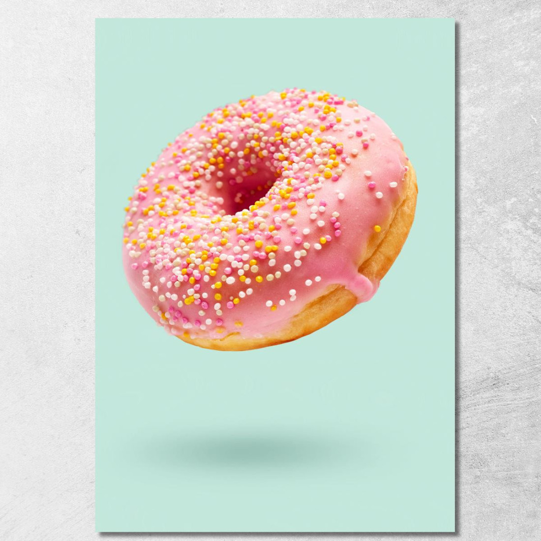 Quadro Moderno Ciambella Glassata Rosa Con Confettini Colorati Su Sfondo Verde Pastello foo25 quadro stampato su tela Quadro Moderno Ciambella Glassata Rosa Con Confettini Colorati Su Sfondo Verde Pastello foo25 quadro stampato su tela