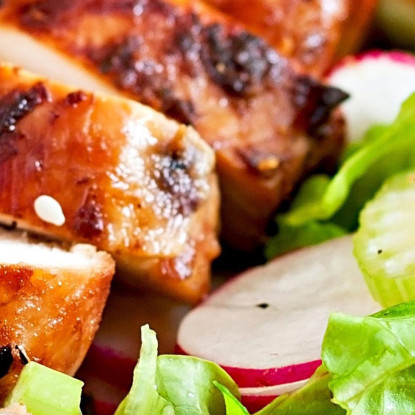 Quadro Moderno Insalata Di Pollo Grigliato Con Verdure Fresche foo70 quadro stampato su tela